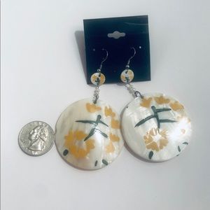 Earrings vintage shell
